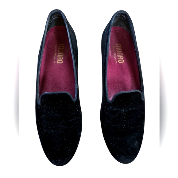 Munro Cerise Black Velvet Slip On Low Heeled Loafer Size 8.5 SS - Picture 5 of 11